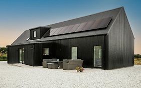 Black Barn Skye - Contemporary 3 Bed / 4 Bath Home
